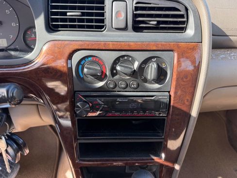 Used 2002 Subaru Outback Wagon image 15