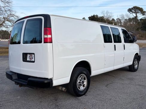 Used 2018 GMC Savana 2500 Extended w/ Enhanced Convenience Package image 6