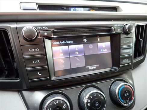 Used 2015 Toyota RAV4 LE image 23