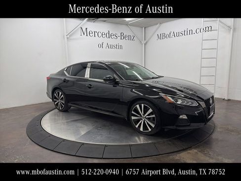 Used 2020 Nissan Altima 2.5 SR w/ Premium Package image 1