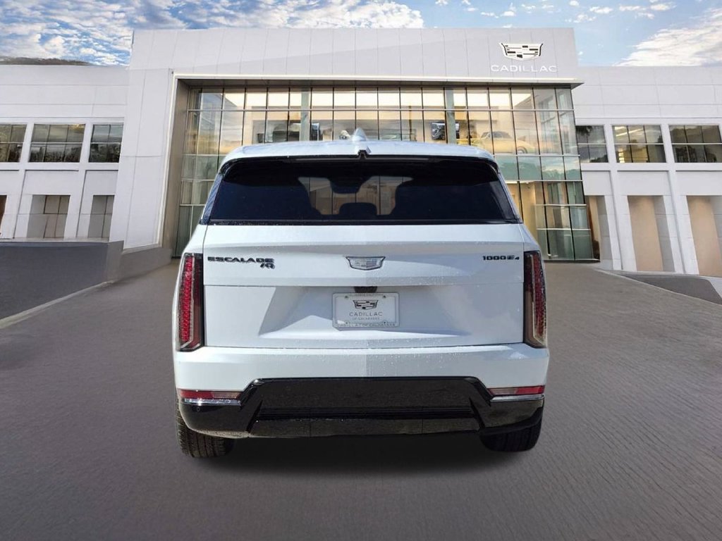 New 2026 Cadillac Escalade IQ Sport 1 w/ LPO, ONYX Package AWD/4WD image 4