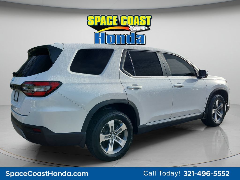 Used 2023 Honda Pilot EX-L image 3