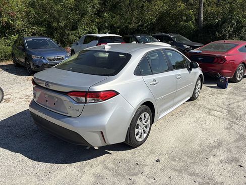 Used 2023 Toyota Corolla LE AWD/4WD image 3