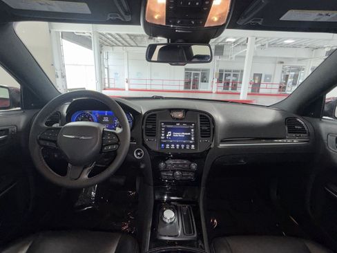 Used 2023 Chrysler 300 S w/ Comfort Group RWD image 23