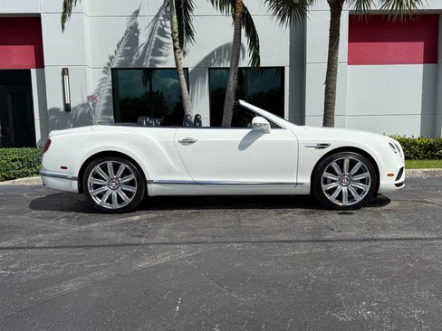 Used 2017 Bentley Continental GT image 2