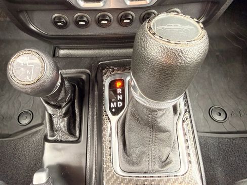 Used 2021 Jeep Gladiator Sport AWD/4WD image 38