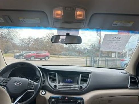 Used 2016 Hyundai Tucson Sport image 12