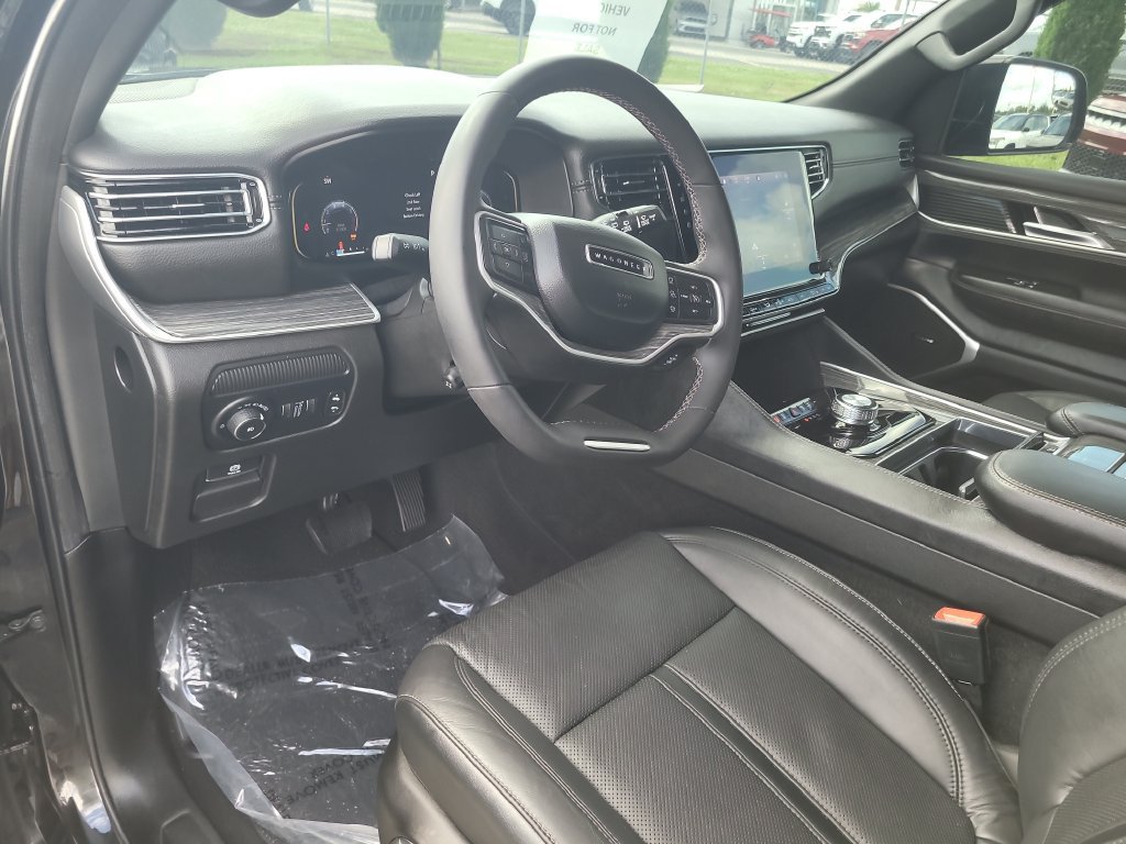Used 2022 Jeep Wagoneer Series II RWD image 21