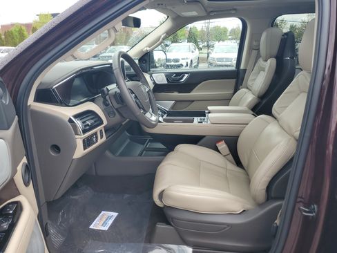 Used 2023 Lincoln Navigator Reserve AWD/4WD image 12