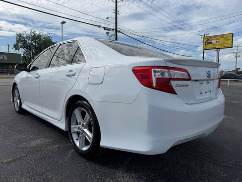 Used 2014 Toyota Camry SE FWD image 7