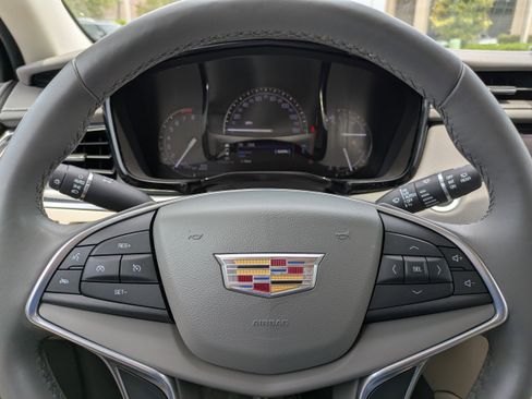Used 2018 Cadillac XT5 Luxury w/ LPO, Wheel Lock Package AWD/4WD image 26