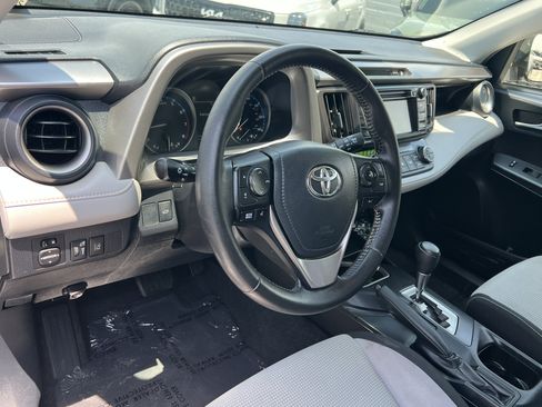 Used 2017 Toyota RAV4 XLE w/ Carpet Mat Package FWD image 21