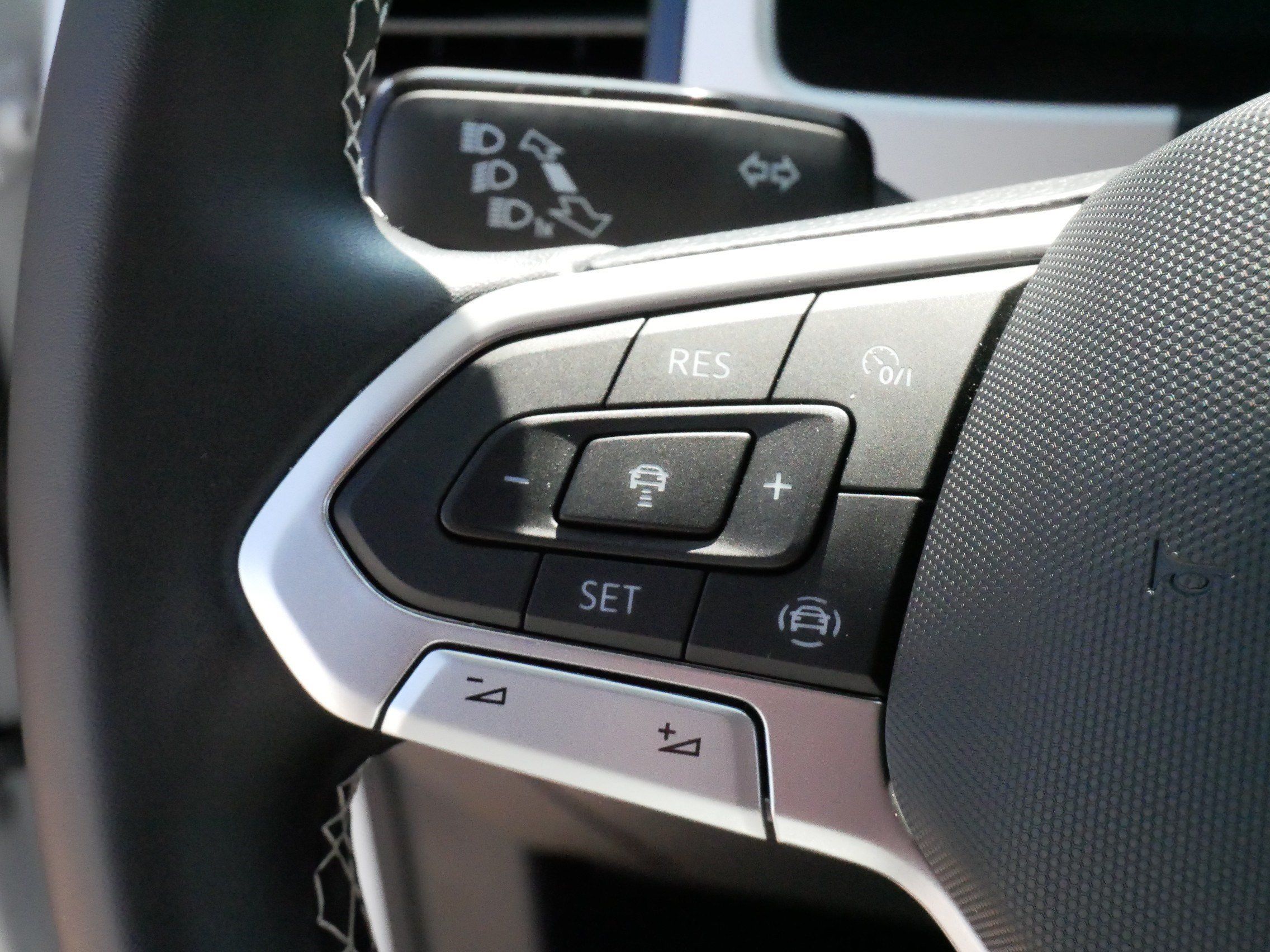 Certified 2023 Volkswagen Atlas SE AWD/4WD image 26