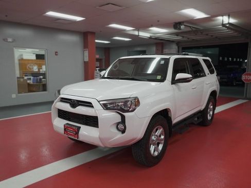 Certified 2020 Toyota 4Runner SR5 Premium w/ Moonroof Package image 7