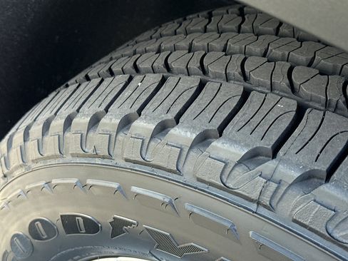 Used 2023 Chevrolet Traverse LT w/ LPO, Floor Liner Package image 11