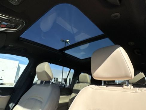 Used 2025 Jeep Grand Cherokee L Limited w/ Luxury Tech Group II image 22