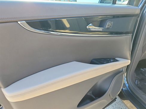 Certified 2022 Lincoln Nautilus Standard image 19