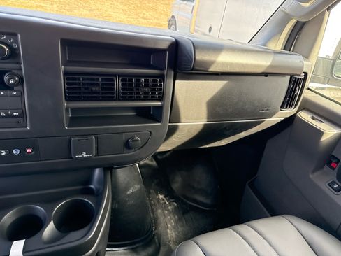 New 2025 GMC Savana 2500 w/ Driver Convenience Package RWD image 15