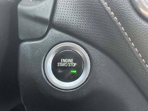 Used 2019 Chevrolet Equinox Premier w/ Premier Redline Edition image 16