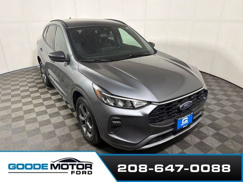 Used 2023 Ford Escape ST-Line w/ Tech Pack #1 AWD/4WD image 1