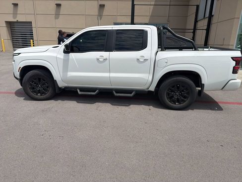 Used 2023 Nissan Frontier SV w/ Midnight Edition Package AWD/4WD image 21