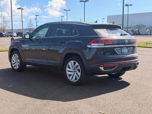 Used 2022 Volkswagen Atlas Cross Sport SE image 5