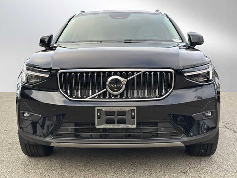 Used 2025 Volvo XC40 B5 Plus w/ Protection Package Premier image 8