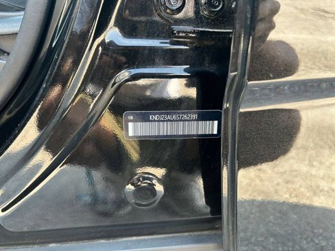 Used 2025 Kia Soul LX w/ LX Technology Package FWD image 23