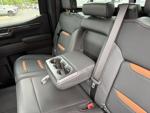 Used 2025 GMC Sierra 1500 AT4 w/ AT4 Premium Package AWD/4WD image 33