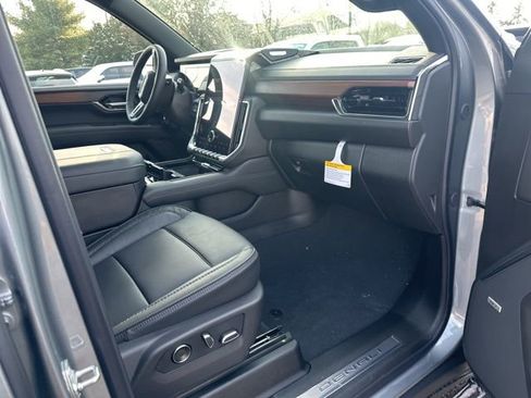 New 2026 GMC Yukon XL Denali w/ Sun & Power Step Package image 22