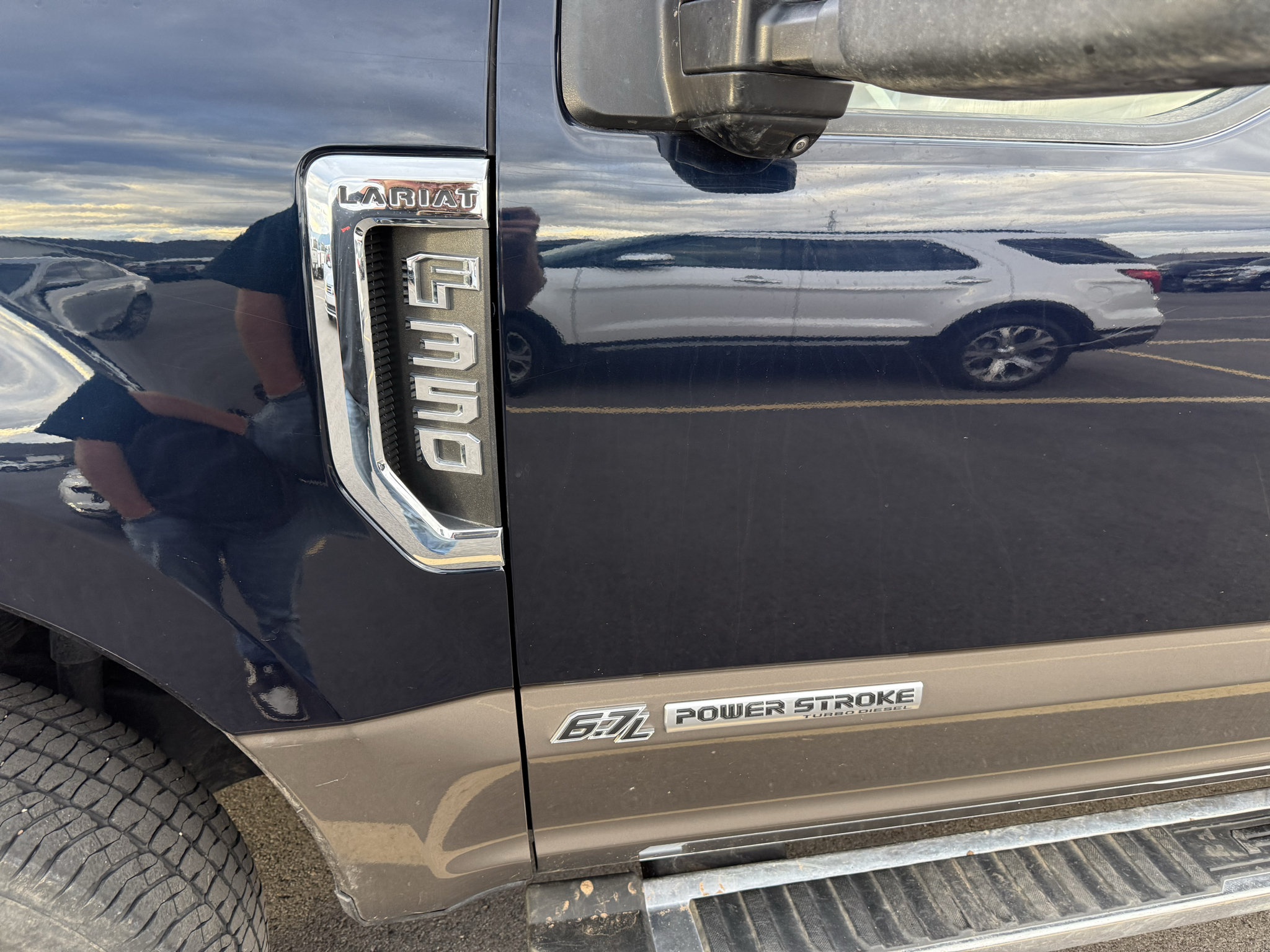 Used 2022 Ford F350 Lariat w/ Lariat Ultimate Package AWD/4WD image 8