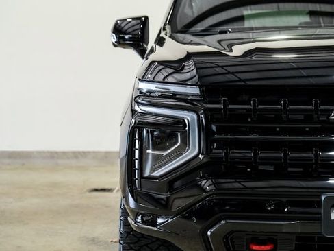 Used 2026 Chevrolet Suburban Z71 w/ Comfort Package image 3