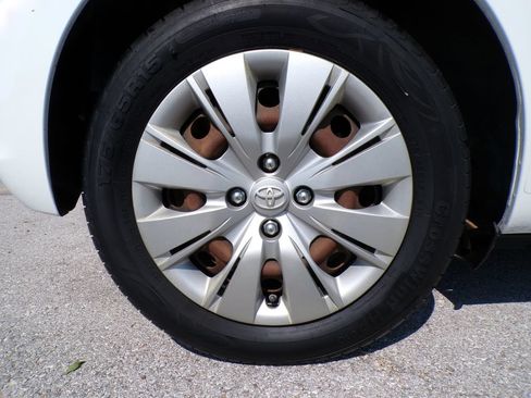 Used 2014 Toyota Yaris LE FWD image 20