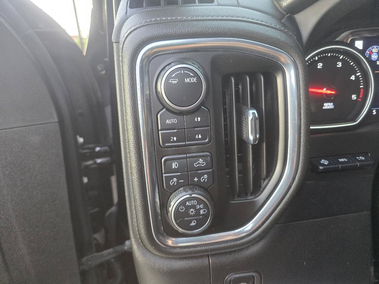 Used 2023 Chevrolet Silverado 2500 High Country w/ Z71 Off-Road Package AWD/4WD image 19