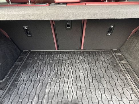 Used 2024 Jaguar E-PACE R-Dynamic SE image 32