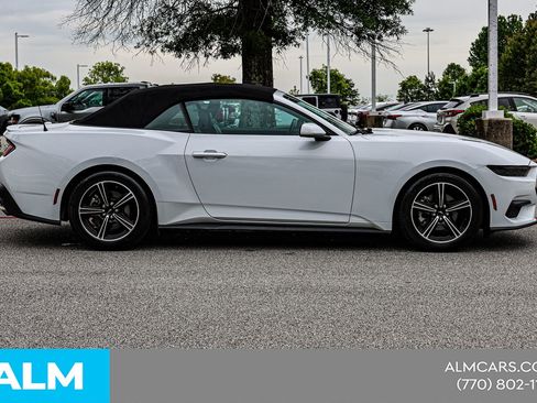 Used 2025 Ford Mustang Premium RWD image 11