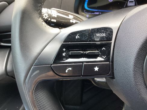 Used 2025 Hyundai Elantra Sport FWD image 30