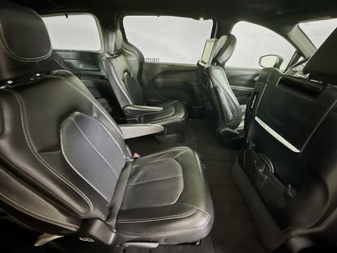 Used 2018 Chrysler Pacifica Touring-L Plus w/ Advanced Safetytec Group image 29