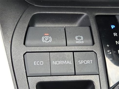 Used 2023 Toyota RAV4 XLE Premium image 23