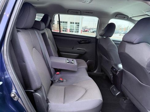 Used 2022 Toyota Highlander L image 13