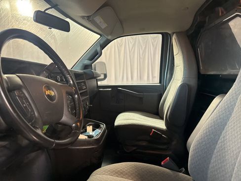 Used 2021 Chevrolet Express 2500 w/ Communications Package image 15