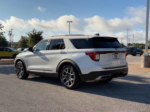 Used 2025 Ford Explorer Platinum w/ Ultimate Package RWD image 6