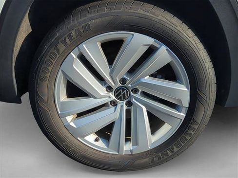 Used 2023 Volkswagen Atlas Cross Sport SE FWD image 8