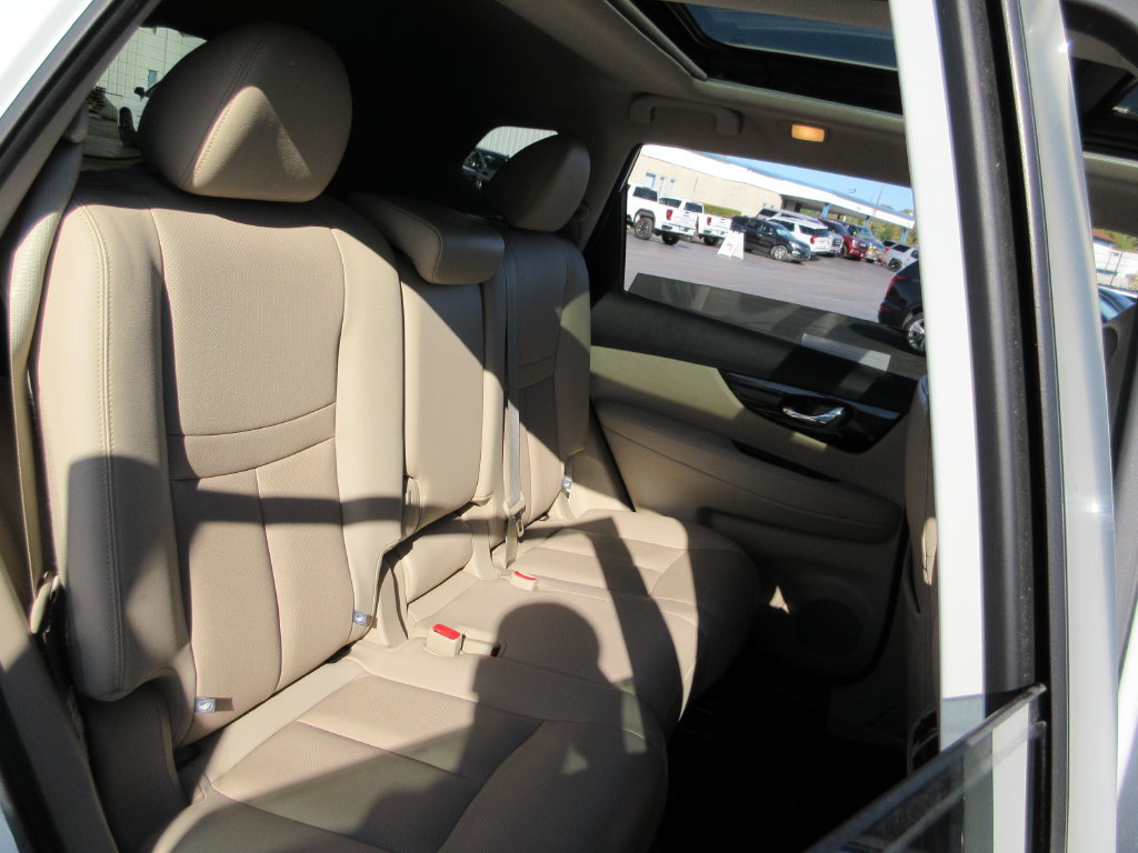 Used 2020 Nissan Rogue SL w/ Premium Package AWD/4WD image 23