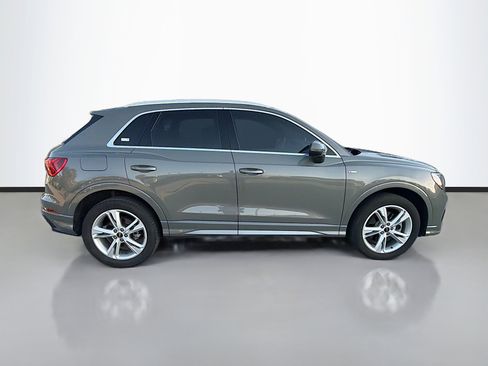 Used 2021 Audi Q3 2.0T Premium w/ Convenience Package image 2
