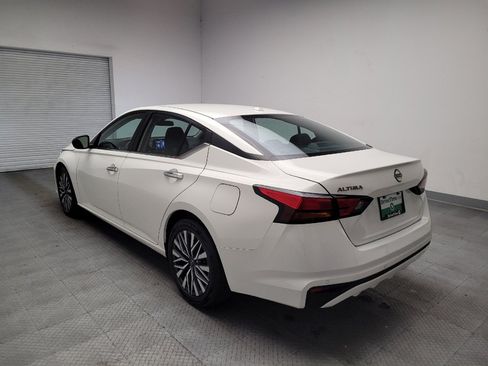 Used 2025 Nissan Altima 2.5 SV FWD image 5