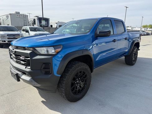 Used 2023 Chevrolet Colorado Trail Boss w/ Technology Package image 7