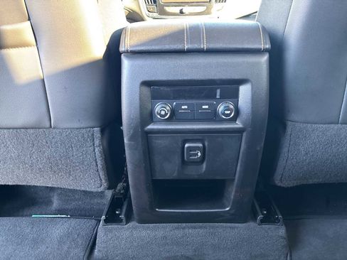 Certified 2020 Chevrolet Traverse LT w/ Driver Confidence II Package image 20