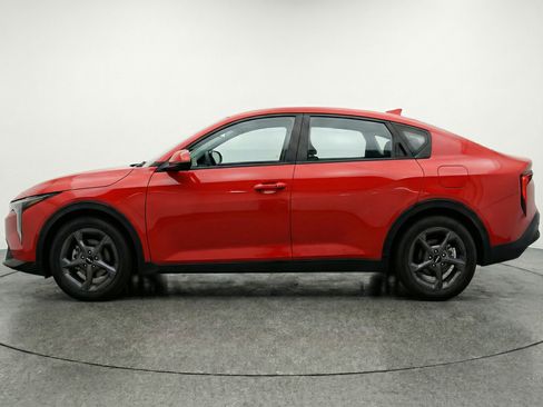 Used 2025 Kia K4 LXS image 5