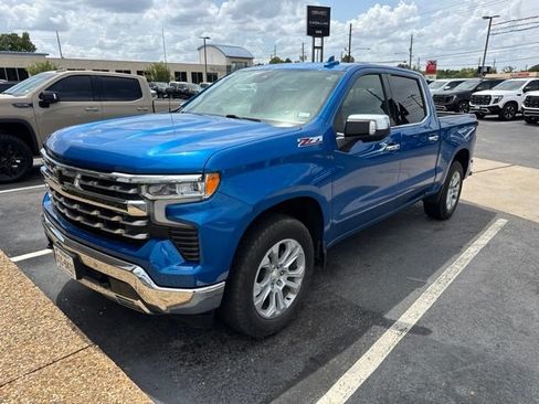 Used 2022 Chevrolet Silverado 1500 LTZ AWD/4WD image 2